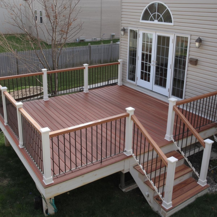 When to Replace vs Repair Your Deck in Des Moines (Cost Comparison)